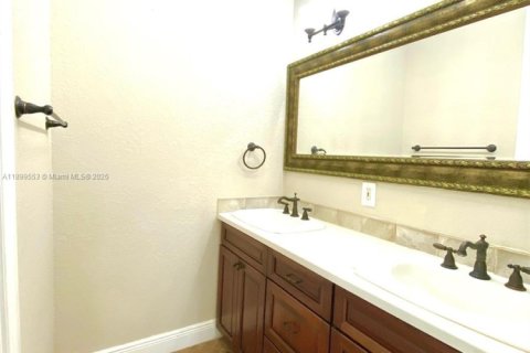 Снять в аренду виллу или дом в Майами-Лейкс, Флорида 4 спальни, 234.39м2, № 1957138 - фото 19