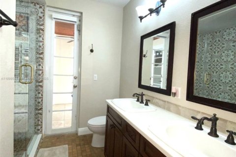 Снять в аренду виллу или дом в Майами-Лейкс, Флорида 4 спальни, 234.39м2, № 1957138 - фото 24