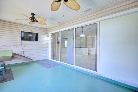 House in Sebring, Florida 3 bedrooms, 171.59 sq.m. № 2046454 - photo 25