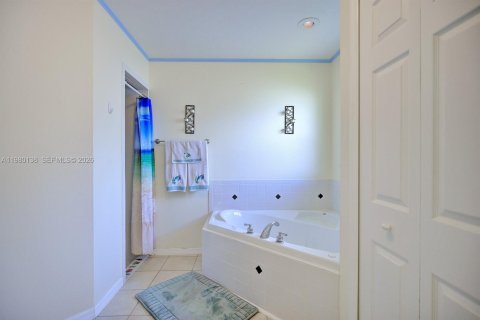 House in Sebring, Florida 3 bedrooms, 171.59 sq.m. № 2046454 - photo 24