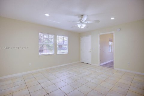 House in Sebring, Florida 3 bedrooms, 171.59 sq.m. № 2046454 - photo 6