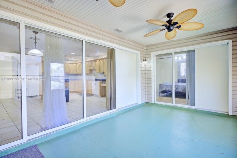 House in Sebring, Florida 3 bedrooms, 171.59 sq.m. № 2046454 - photo 26