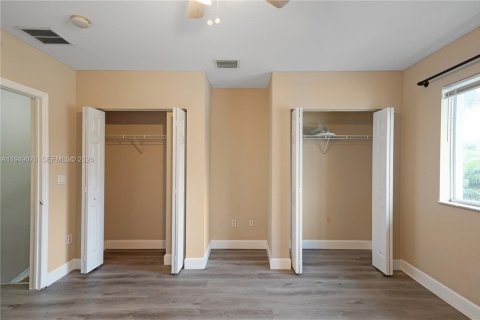 Снять в аренду таунхаус в Ривьера-Бич, Флорида 3 спальни, 116.96м2, № 2004870 - фото 14