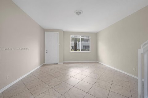 Снять в аренду таунхаус в Ривьера-Бич, Флорида 3 спальни, 116.96м2, № 2004870 - фото 3