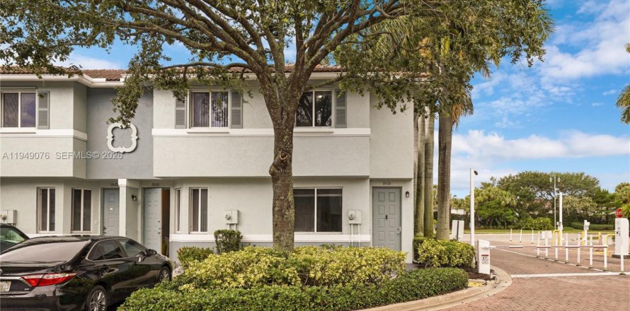 Таунхаус в Ривьера-Бич, Флорида 3 спальни, 116.96м2 № 2004870