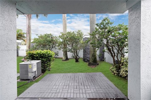 Снять в аренду таунхаус в Ривьера-Бич, Флорида 3 спальни, 116.96м2, № 2004870 - фото 9