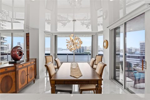 Copropriété à louer à Aventura, Floride: 2 chambres, 126.44 m2 № 2060793 - photo 14