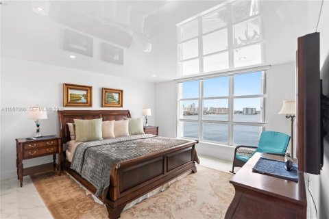 Copropriété à louer à Aventura, Floride: 2 chambres, 126.44 m2 № 2060793 - photo 24