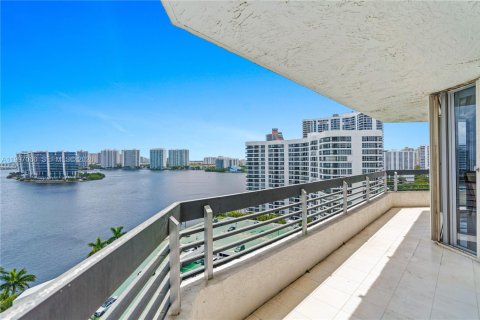 Copropriété à louer à Aventura, Floride: 2 chambres, 126.44 m2 № 2060793 - photo 2