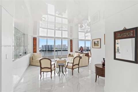 Copropriété à louer à Aventura, Floride: 2 chambres, 126.44 m2 № 2060793 - photo 5