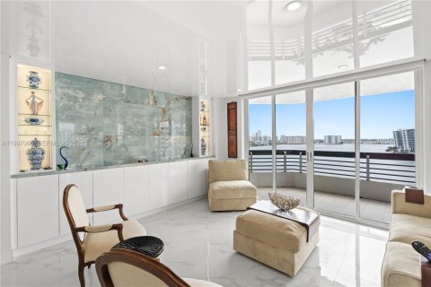 Copropriété à louer à Aventura, Floride: 2 chambres, 126.44 m2 № 2060793 - photo 7