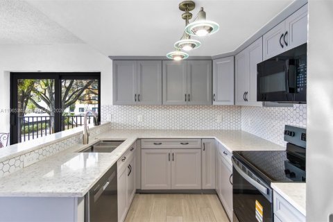 Copropriété à vendre à Davie, Floride: 2 chambres, 111.48 m2 № 2028336 - photo 12