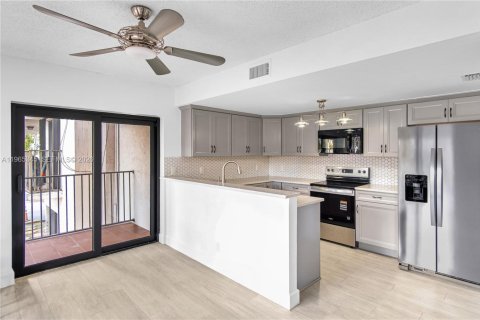 Copropriété à vendre à Davie, Floride: 2 chambres, 111.48 m2 № 2028336 - photo 6