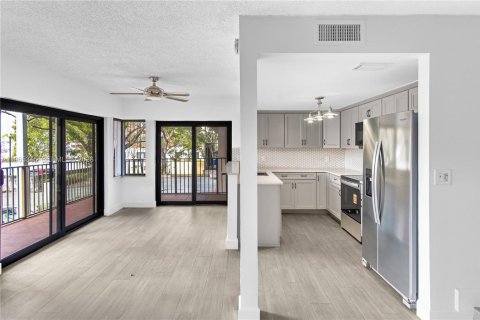 Copropriété à vendre à Davie, Floride: 2 chambres, 111.48 m2 № 2028336 - photo 4
