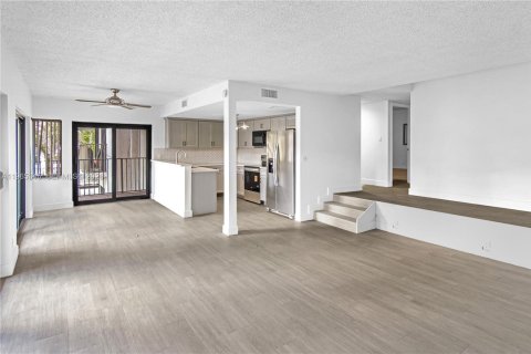 Copropriété à vendre à Davie, Floride: 2 chambres, 111.48 m2 № 2028336 - photo 2