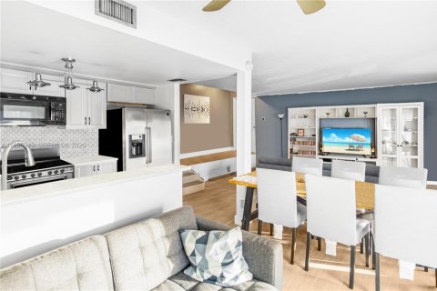 Copropriété à vendre à Davie, Floride: 2 chambres, 111.48 m2 № 2028336 - photo 5