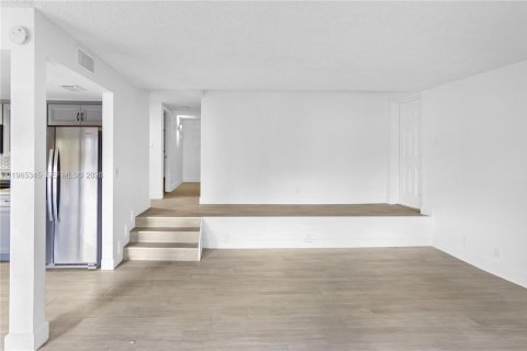 Copropriété à vendre à Davie, Floride: 2 chambres, 111.48 m2 № 2028336 - photo 9