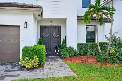Casa en venta en Miami, Florida, 4 dormitorios, 237.46 m2 № 1924281 - foto 2