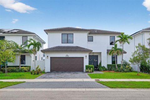 Casa en venta en Miami, Florida, 4 dormitorios, 237.46 m2 № 1924281 - foto 1