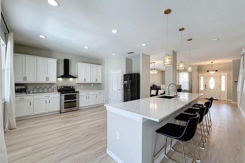 House in Davenport, Florida 5 bedrooms, 299.24 sq.m. № 1757173 - photo 6