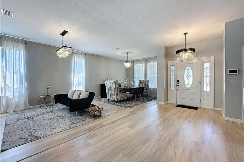 House in Davenport, Florida 5 bedrooms, 299.24 sq.m. № 1757173 - photo 17