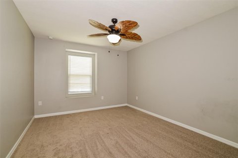 Casa en venta en Groveland, Florida, 5 dormitorios, 285.3 m2 № 2094557 - foto 22