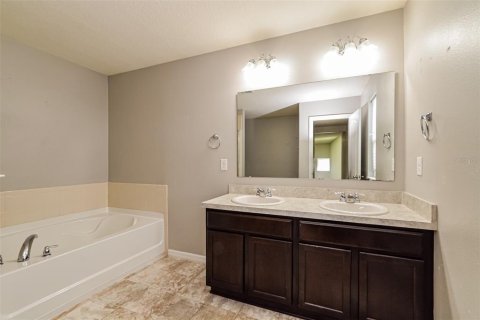 Casa en venta en Groveland, Florida, 5 dormitorios, 285.3 m2 № 2094557 - foto 16