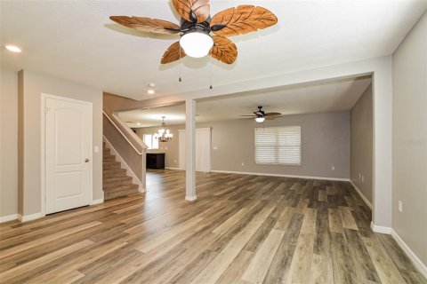 Casa en venta en Groveland, Florida, 5 dormitorios, 285.3 m2 № 2094557 - foto 5