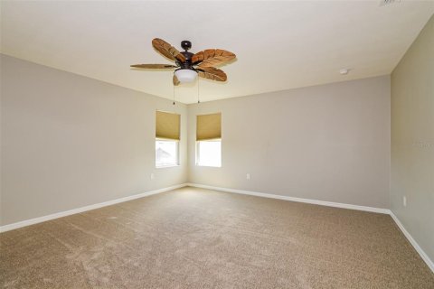 Casa en venta en Groveland, Florida, 5 dormitorios, 285.3 m2 № 2094557 - foto 13