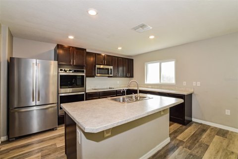 Casa en venta en Groveland, Florida, 5 dormitorios, 285.3 m2 № 2094557 - foto 10