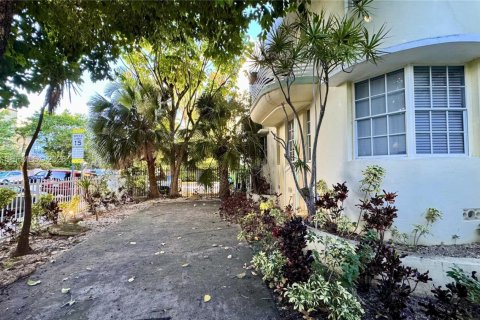 Condominio en alquiler en Miami Beach, Florida, 2 dormitorios, 82.68 m2 № 2041513 - foto 20