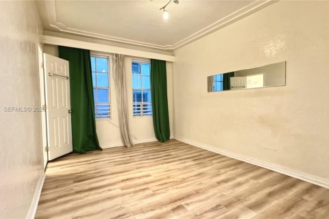 Condominio en alquiler en Miami Beach, Florida, 2 dormitorios, 82.68 m2 № 2041513 - foto 18