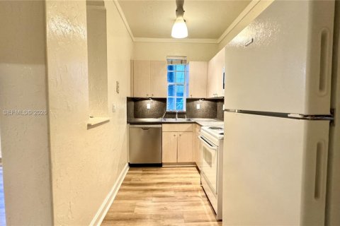 Condominio en alquiler en Miami Beach, Florida, 2 dormitorios, 82.68 m2 № 2041513 - foto 6