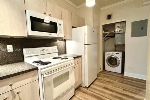 Condominio en alquiler en Miami Beach, Florida, 2 dormitorios, 82.68 m2 № 2041513 - foto 9