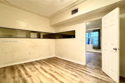Condominio en alquiler en Miami Beach, Florida, 2 dormitorios, 82.68 m2 № 2041513 - foto 13
