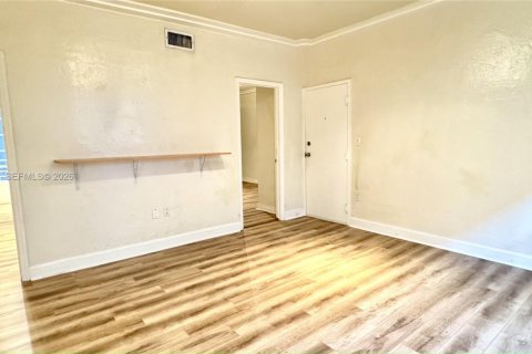 Condominio en alquiler en Miami Beach, Florida, 2 dormitorios, 82.68 m2 № 2041513 - foto 4