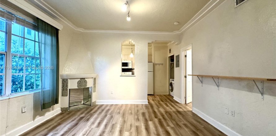 Condominio en Miami Beach, Florida, 2 dormitorios № 2041513