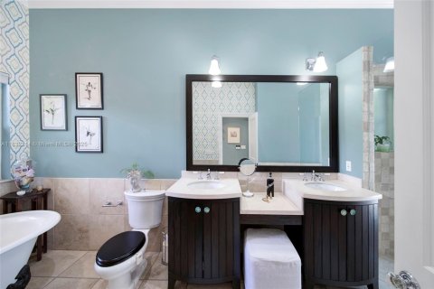 Villa ou maison à louer à Miami, Floride: 5 chambres, 402.08 m2 № 1838752 - photo 22