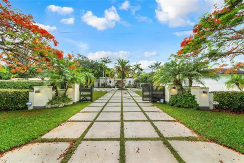 Villa ou maison à louer à Miami, Floride: 5 chambres, 402.08 m2 № 1838752 - photo 3