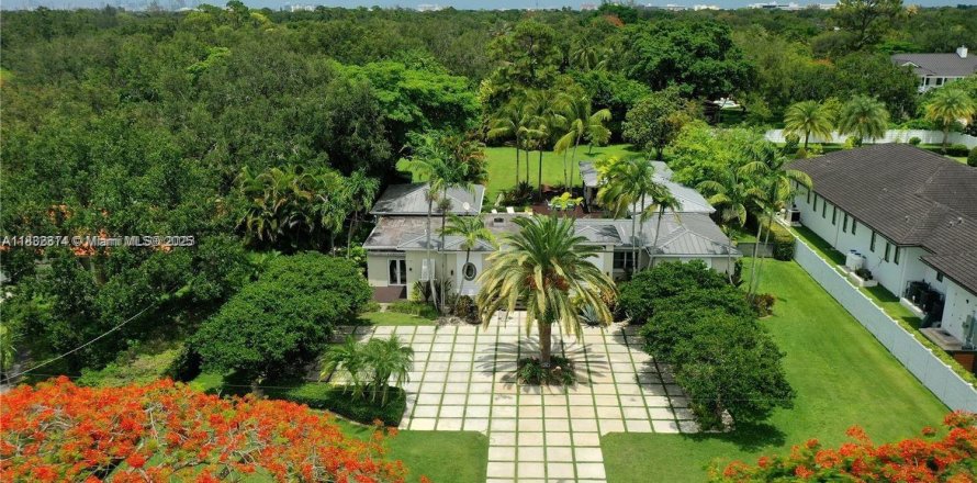 Villa ou maison à Miami, Floride 5 chambres, 402.08 m2 № 1838752