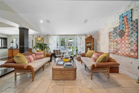 Villa ou maison à louer à Miami, Floride: 5 chambres, 402.08 m2 № 1838752 - photo 9