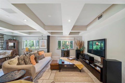 Villa ou maison à louer à Miami, Floride: 5 chambres, 402.08 m2 № 1838752 - photo 17