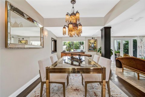 Villa ou maison à louer à Miami, Floride: 5 chambres, 402.08 m2 № 1838752 - photo 13