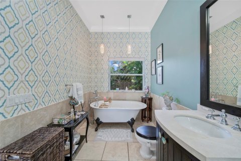 Villa ou maison à louer à Miami, Floride: 5 chambres, 402.08 m2 № 1838752 - photo 21