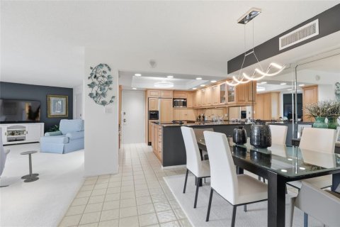 Condominio en venta en Longboat Key, Florida, 2 dormitorios, 114.73 m2 № 2196077 - foto 11