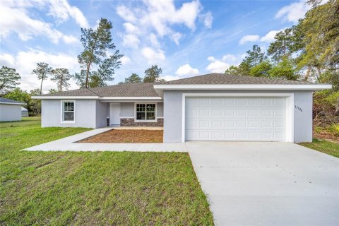 House in Dunnellon, Florida 3 bedrooms, 155.24 sq.m. № 1882895 - photo 1