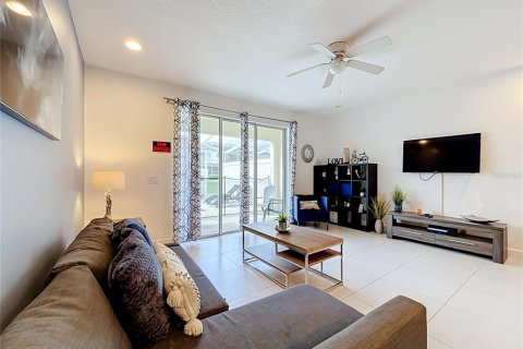 Townhouse in Clermont, Florida 3 bedrooms, 139.45 sq.m. № 2385774 - photo 7