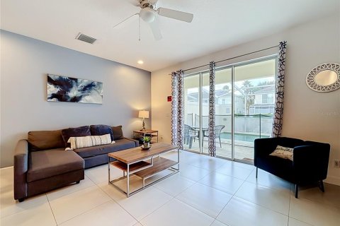 Townhouse in Clermont, Florida 3 bedrooms, 139.45 sq.m. № 2385774 - photo 8