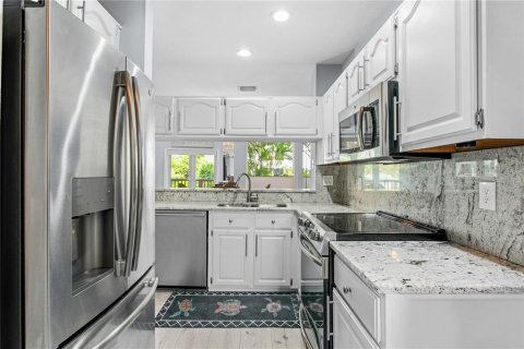 Touwnhouse à vendre à Tampa, Floride: 2 chambres, 122.72 m2 № 2305183 - photo 19