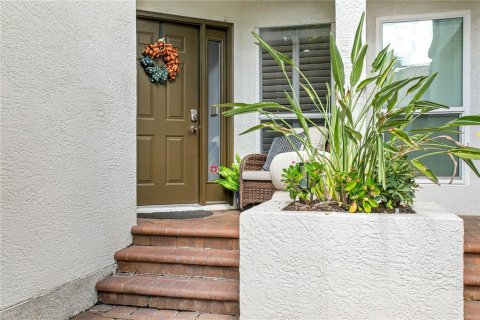 Touwnhouse à vendre à Tampa, Floride: 2 chambres, 122.72 m2 № 2305183 - photo 5